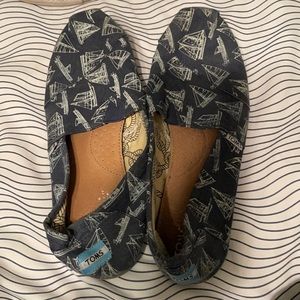 RARE Sailboat Toms 10